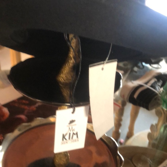 Deep Navy Me KIM NEW.YORK hat - Picture 2 of 5